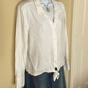 Classic White Front-Tie Shirt in Tencel from Cloth & stone